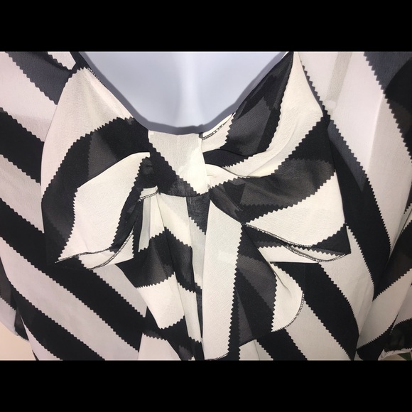 2X Diagonally Striped Black and White Boho Blouse - Picture 2 of 7